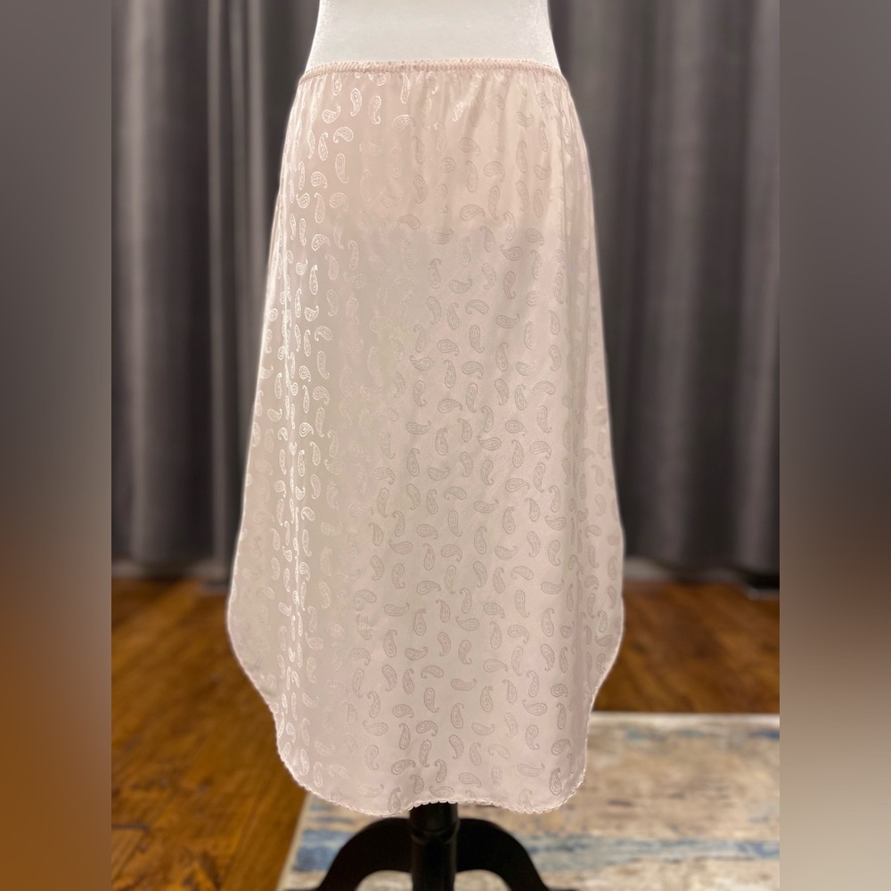 Peach paisley vintage half slip